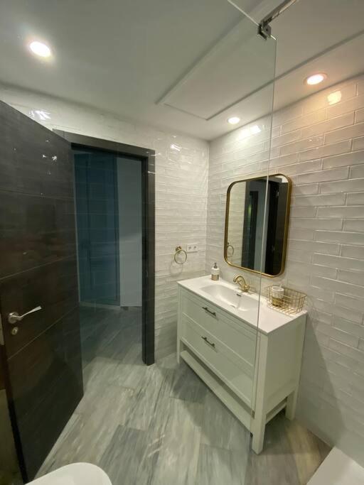 Apartment. Newly Renovated. *