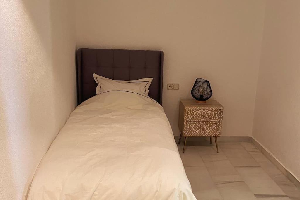 Apartment. Newly Renovated. * Marbella